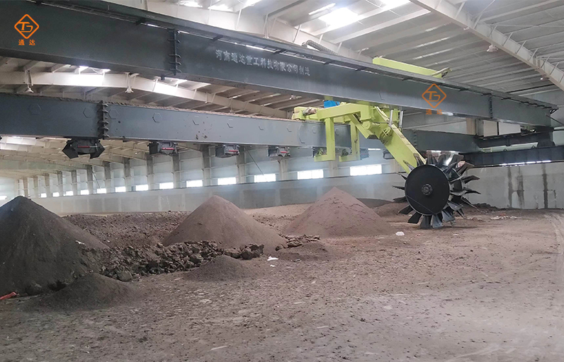 雞糞如何發(fā)酵有機肥?雞糞有機肥發(fā)酵腐熟翻堆機 雞糞如何發(fā)酵有機肥?雞糞有機肥發(fā)酵腐熟翻堆機